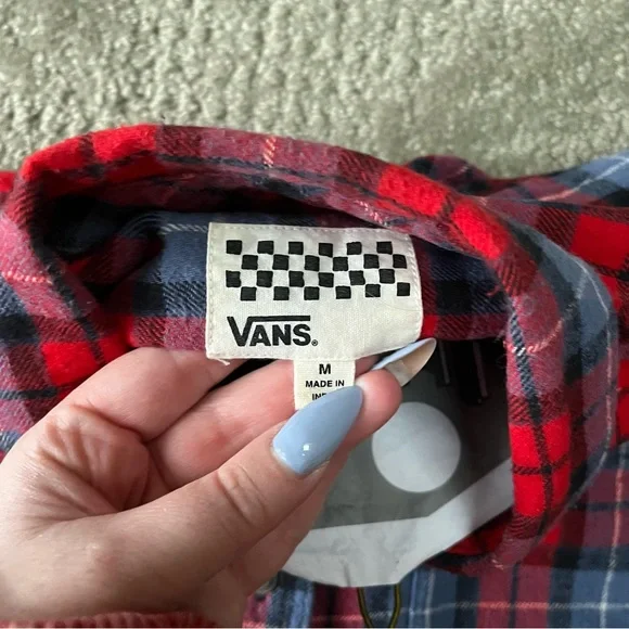 EUC Women's Vans Flannel size Medium in Red Multi-Color - Picture 3 of 7